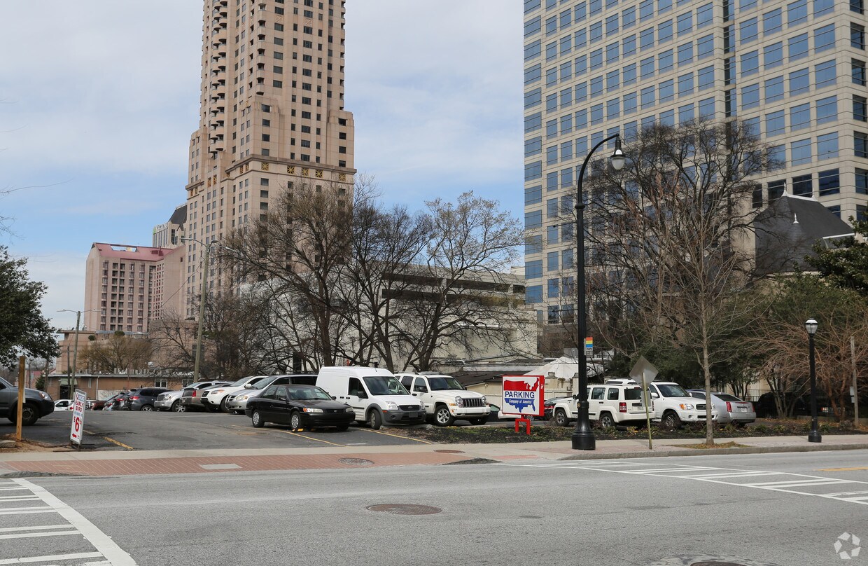 Primary Photo - YOO on Peachtree