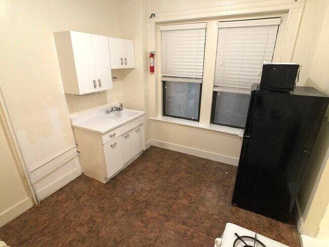 Building Photo - 519 Park Dr