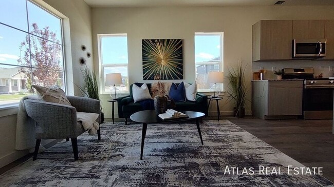 Photo - 657 Leland Aly Apartment