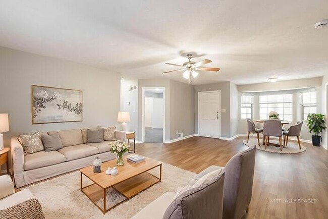 Foto del edificio - 445 Meadowbrook Dr