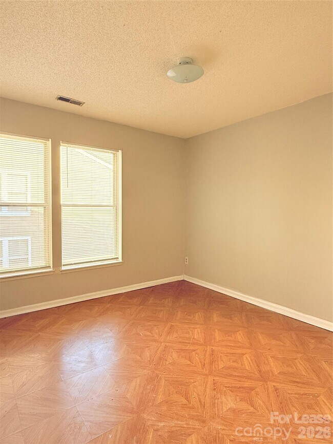 Foto del edificio - 9627 Vinca Cir