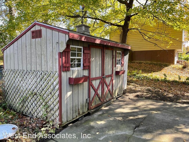 Building Photo - 2 br, 1 bath House - 717 Washington St