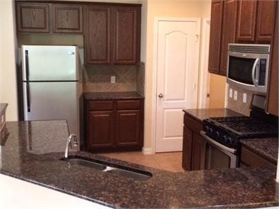 Building Photo - 1098 Giberson Way