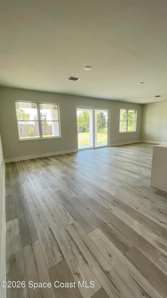 Foto del edificio - 349 Galena St SW