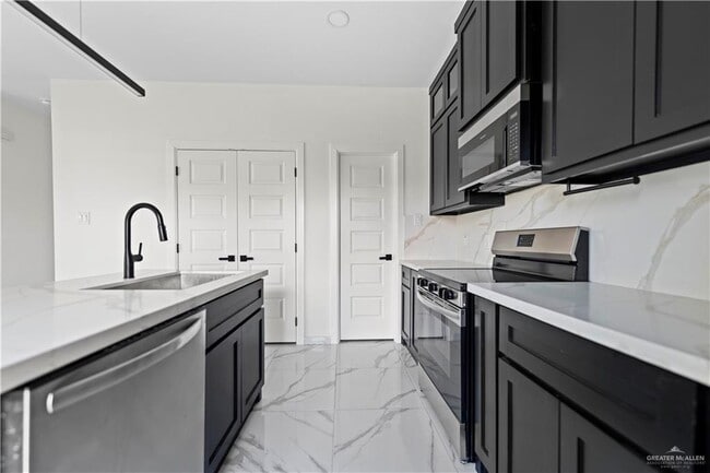 Building Photo - 14 Buccaneer Dr