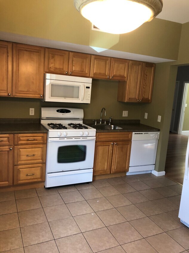 Kitchen - 56 Park St