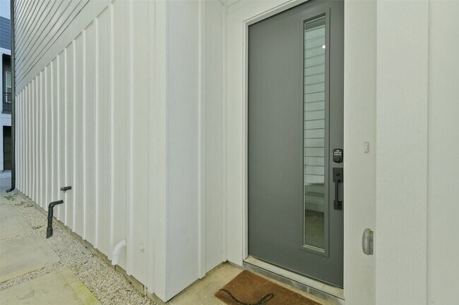 Foto del edificio - 316 Thornton Rd