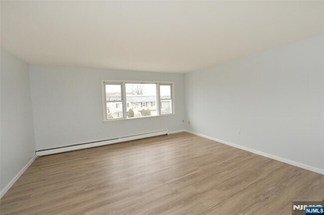 Building Photo - 421 Leonhardt Dr