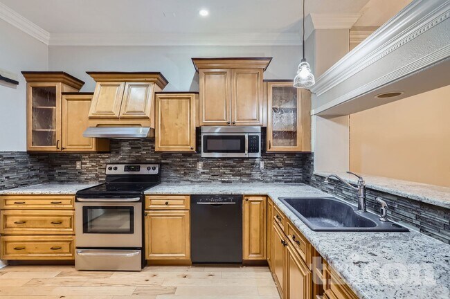 Foto del edificio - 1668 Woodland Dr