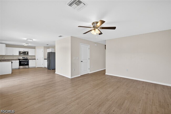 Foto del edificio - 921 Jacaranda Pkwy E