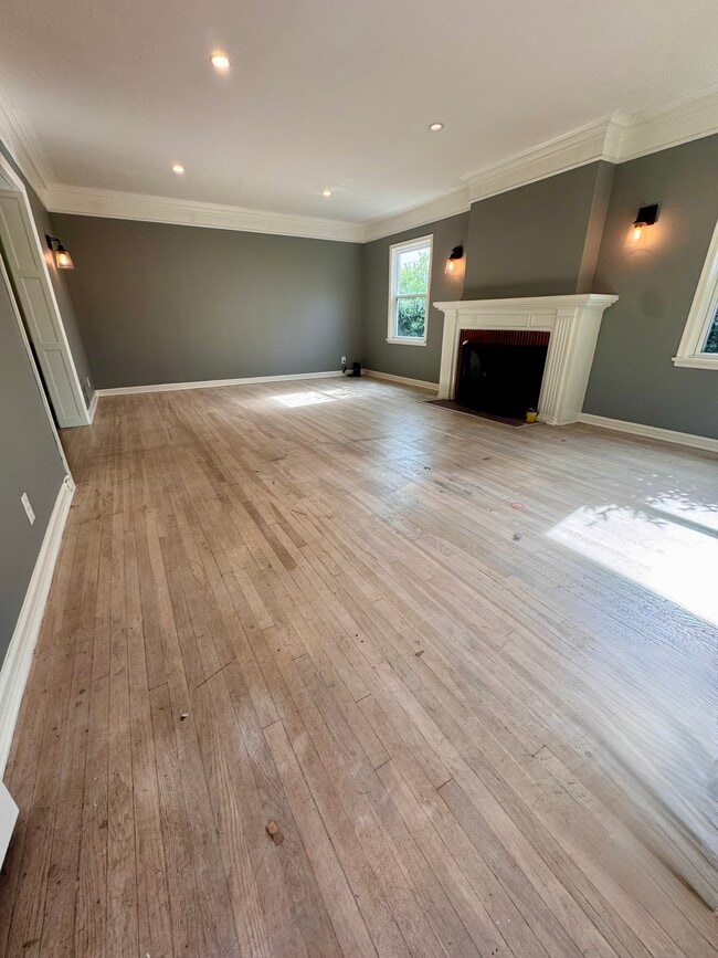 Building Photo - 1426 Hauser Blvd