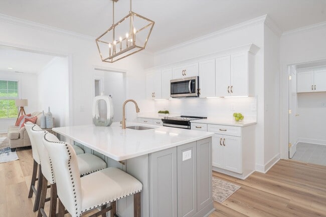 FOR LEASE - NEW BUILD TOWNHOME LOCATED IN THE VILLAS AT FIVE OAKS! - FOR LEASE - NEW BUILD TOWNHOME LOCATED IN THE VILLAS AT FIVE OAKS!