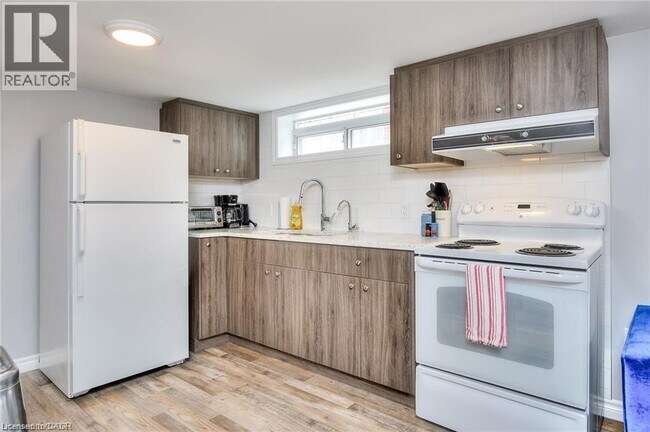 Photo du bâtiment - 40 Brunswick Ave