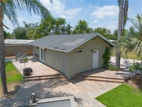 10249 Jurupa Rd