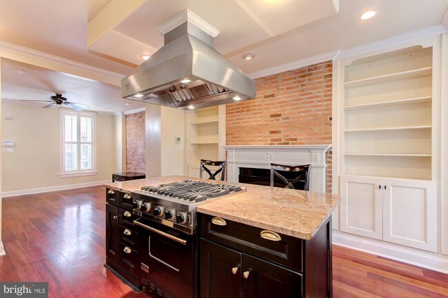 Building Photo - 236 Albemarle St
