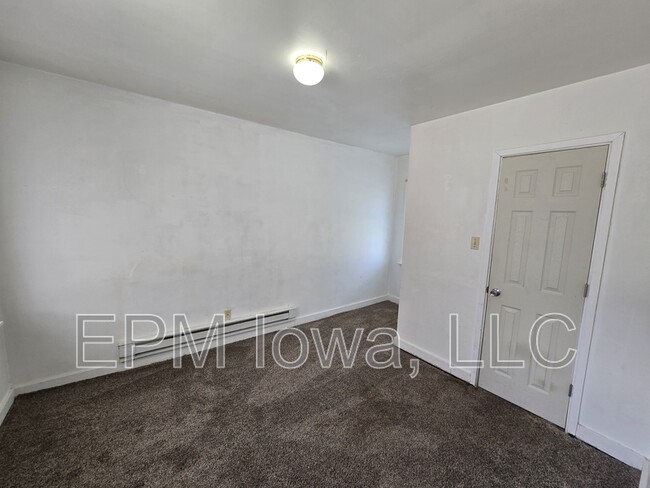 Building Photo - 2836 Independence Ave