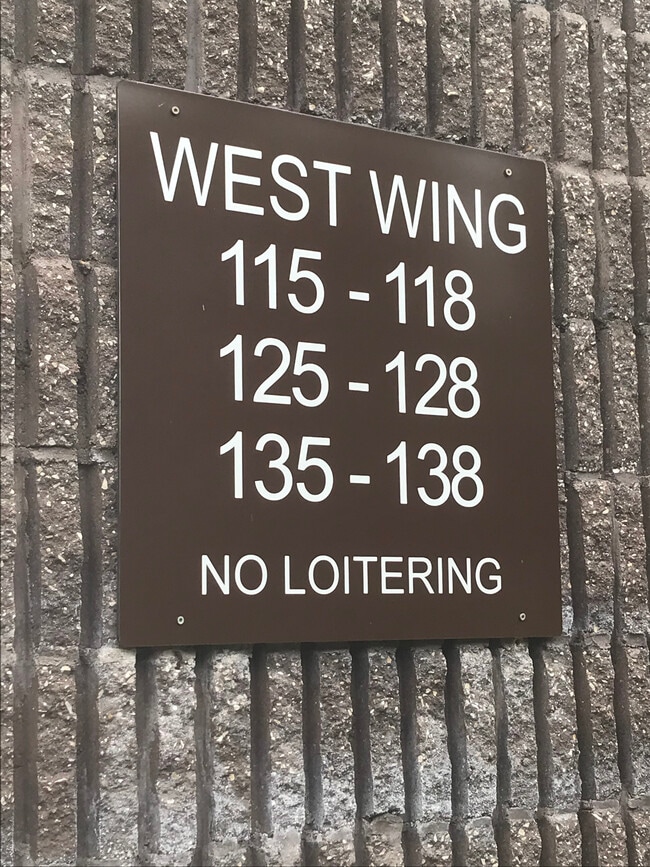 West Wing - 125 Leedom Way