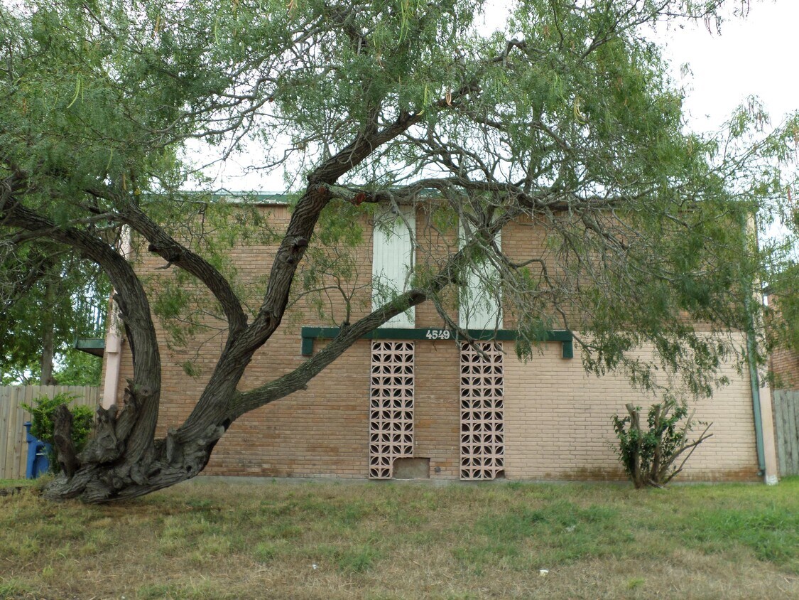 Primary Photo - 4549 Gollihar Rd
