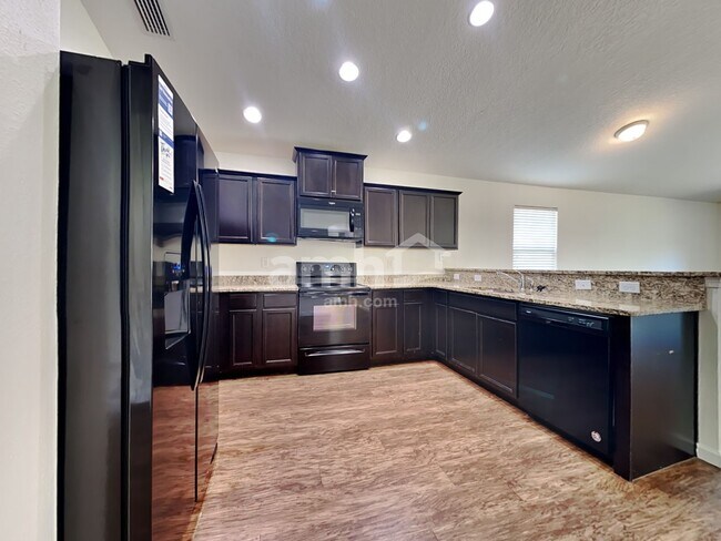 Building Photo - 3325 Bradley Creek Parkway