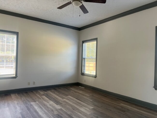 Building Photo - 250 Calasieu ~ Acadiana
