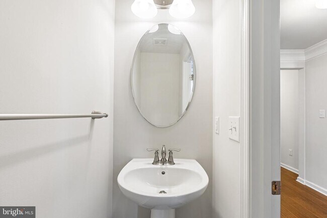 Foto del edificio - 101 Dallett Ln