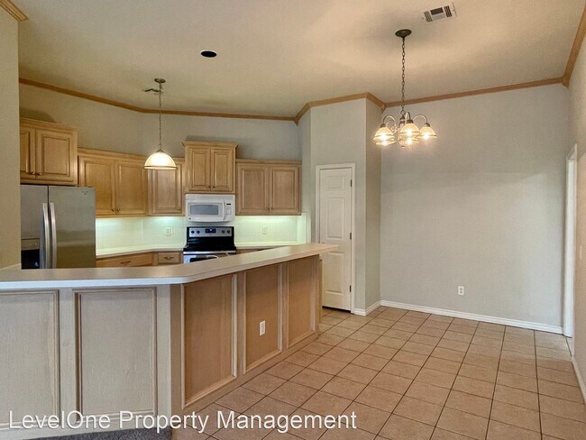 Building Photo - 3 br, 2 bath House - 15500 Swallowtail Road