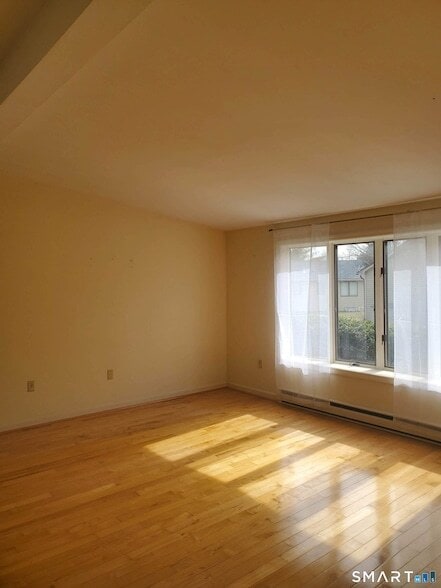 Building Photo - 25 Oakview Cir