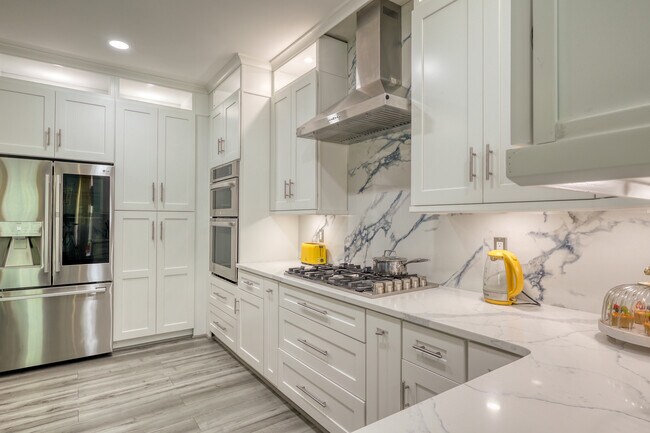 Stainless Steel Appliances - 1504 El Dorado Way