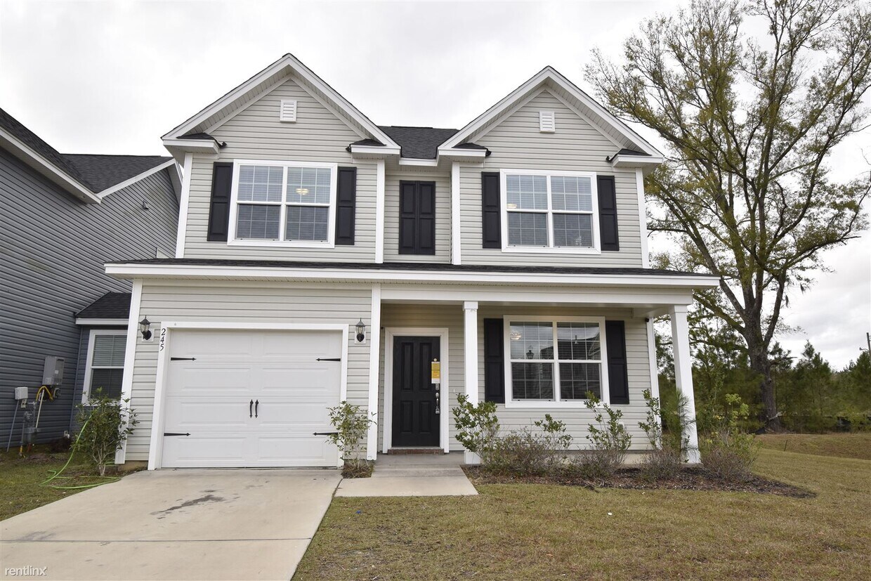 3 br, 2.5 bath House 245 McClellan Way House Rental in Summerville