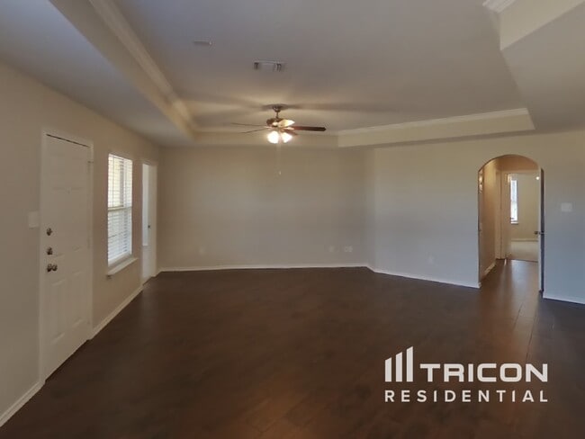 Building Photo - 2125 Beacon Way Fort Worth TX