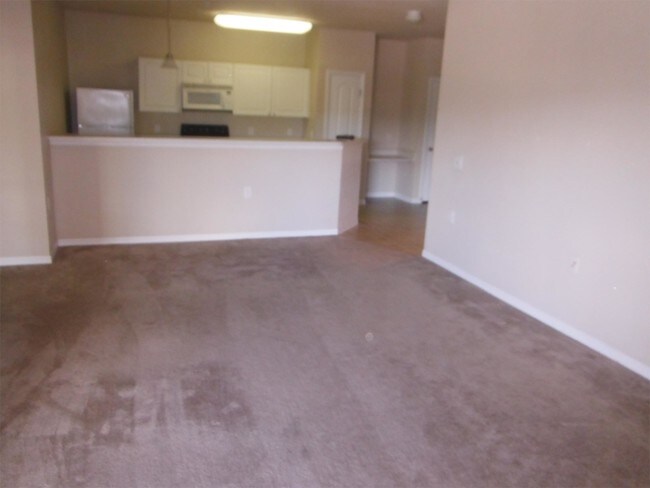 Building Photo - 1600 Villa Capri Cir