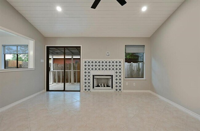 Foto del edificio - 8604 Croydon Loop