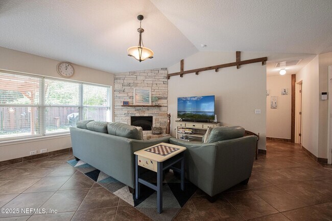 Foto del edificio - 13544 Crashaw Rd