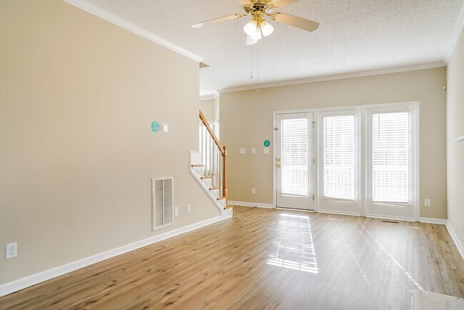 Foto del edificio - 11 Redding Ct