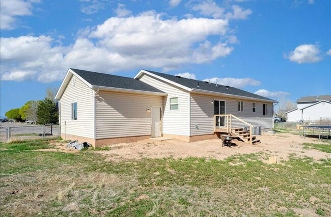 Building Photo - 810 E Homestead Dr