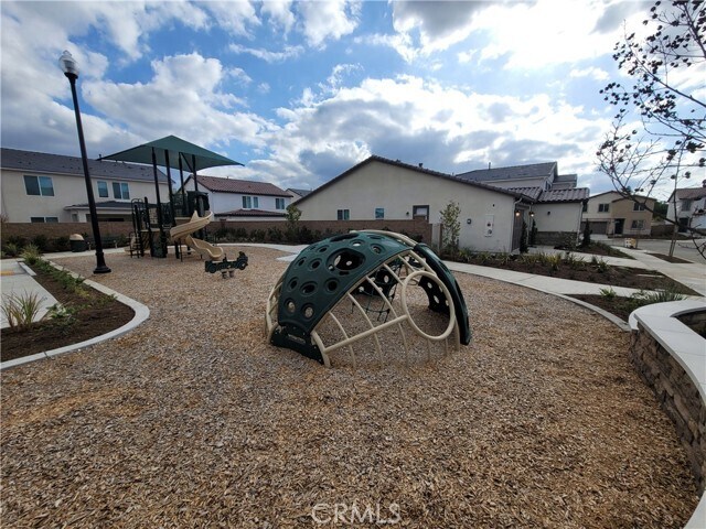 Foto del edificio - 34232 Travis Ln