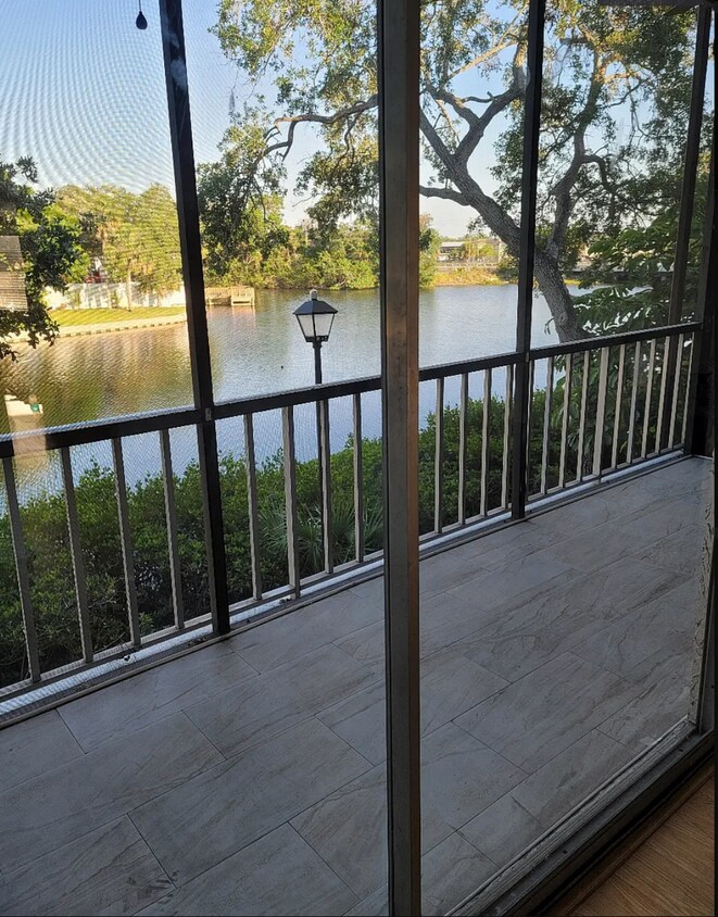 Foto principal - 9013 Tudor Dr
