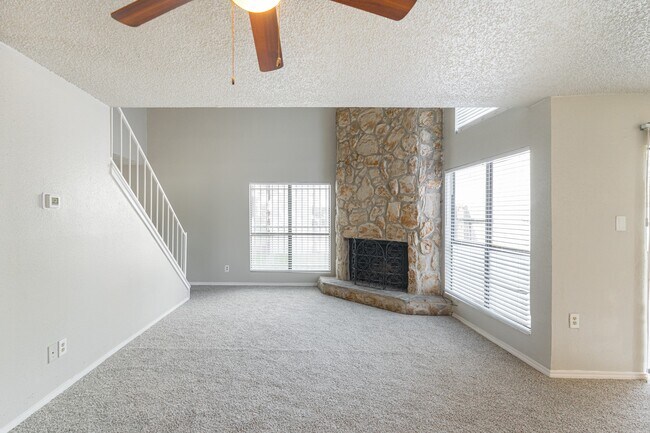 Foto del edificio - 5731 Easthampton Dr