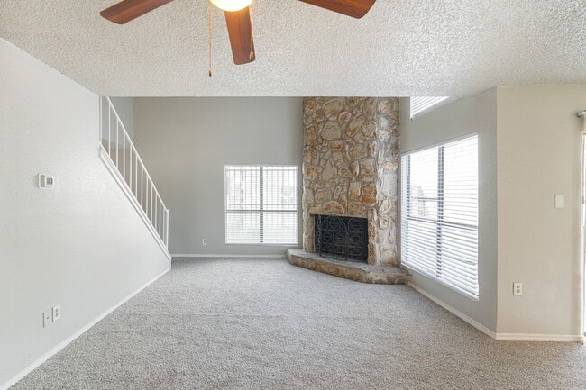 Building Photo - 5731 Easthampton Dr