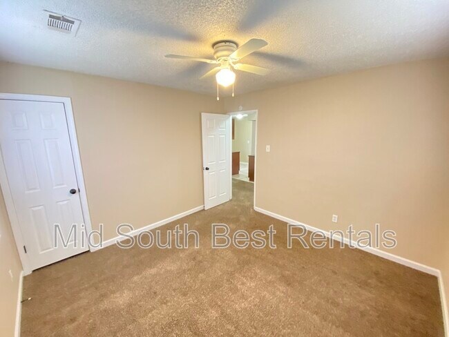 Building Photo - 3112 Sinclair St