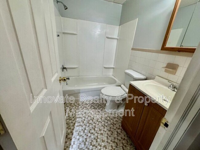 Foto del edificio - 29 Logan Ave