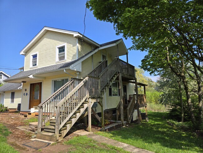 Foto del edificio - 190 Short Beach Rd