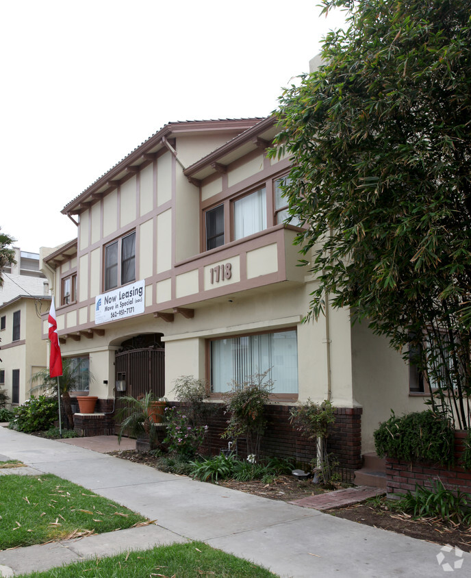 Foto principal - 1718 E Ocean Blvd