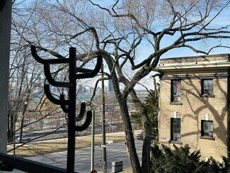 Building Photo - 1554-1554 King St W
