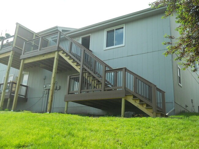 Building Photo - 20213 Hopper St
