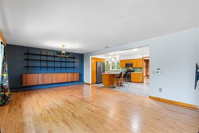 Building Photo - 2 Wardlaw Ct
