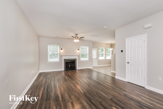 Foto del edificio - 4107 High Shoals Dr