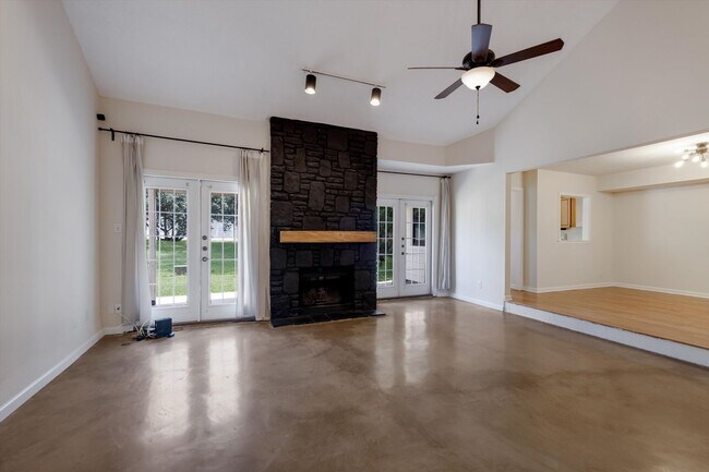 Foto del edificio - 8548 Echo Creek Ln