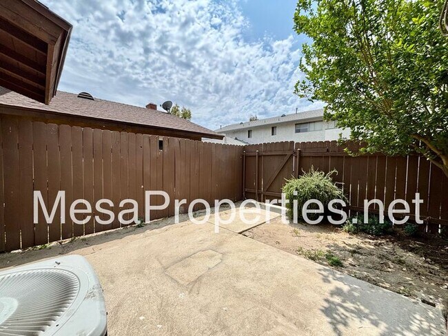 Foto del edificio - 1749 E Fairfield Ct