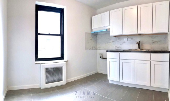 Building Photo - 117 E 86th St